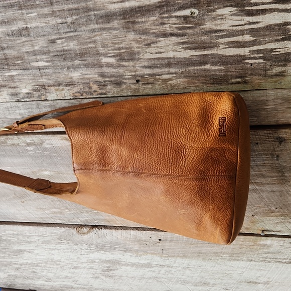 Duluth Trading Company - Women's Lifetime Leather Crossbody Bag - Picture 4 of 7